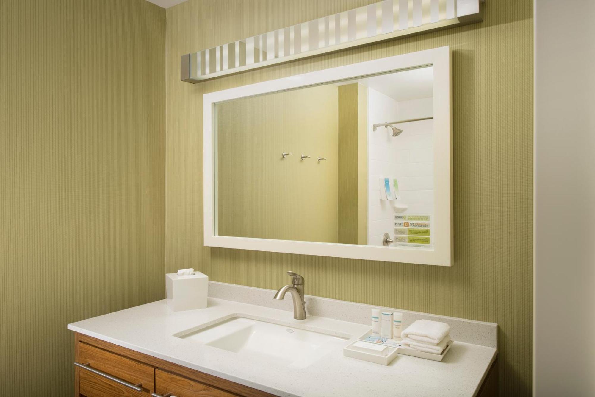 Home2 Suites By Hilton Denver International Airport Exterior photo